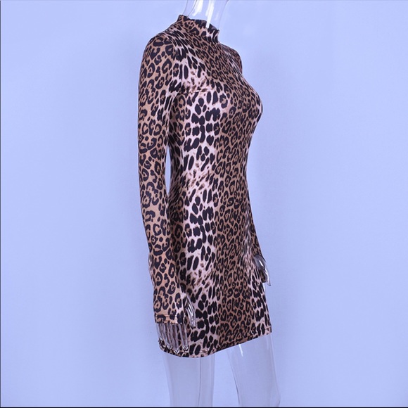 Beautiful sexy leopard print mini dress stretchy - Picture 5 of 8